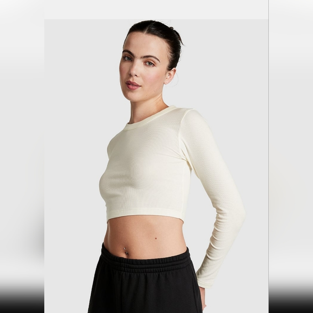 PINK Victoria's Secret long-sleeved crop top